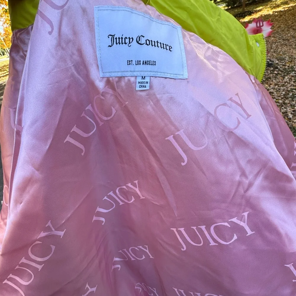 Juicy Couture Neon Yellow/Lime Puffer Jacket with Pink Satin Lining - Picture 8 of 10